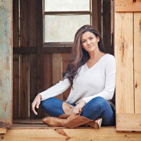 Meet your Posher, Kimberly - Picture 1 of 1